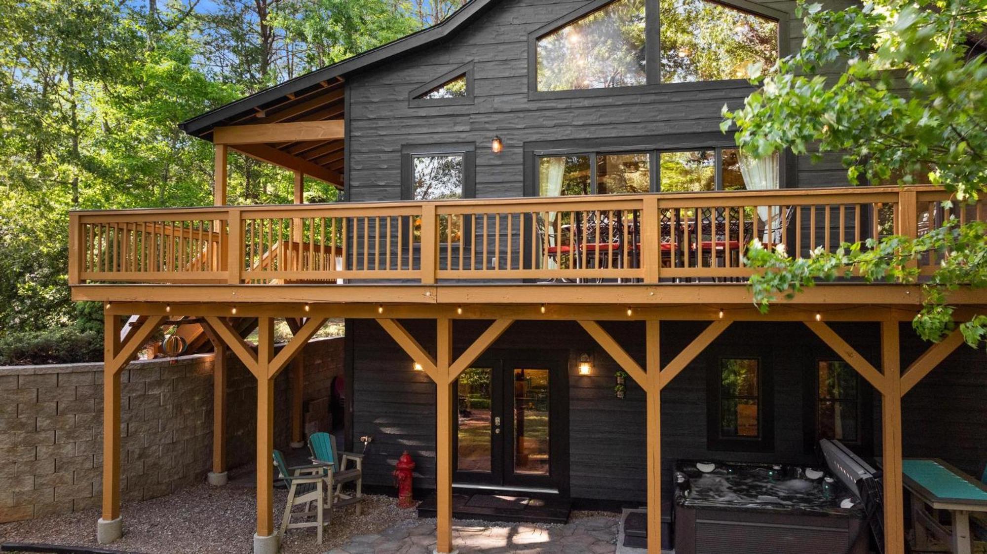 Lux Mtn Hot Tub, Fire Pit, Game 3bd Hébergement de vacances *