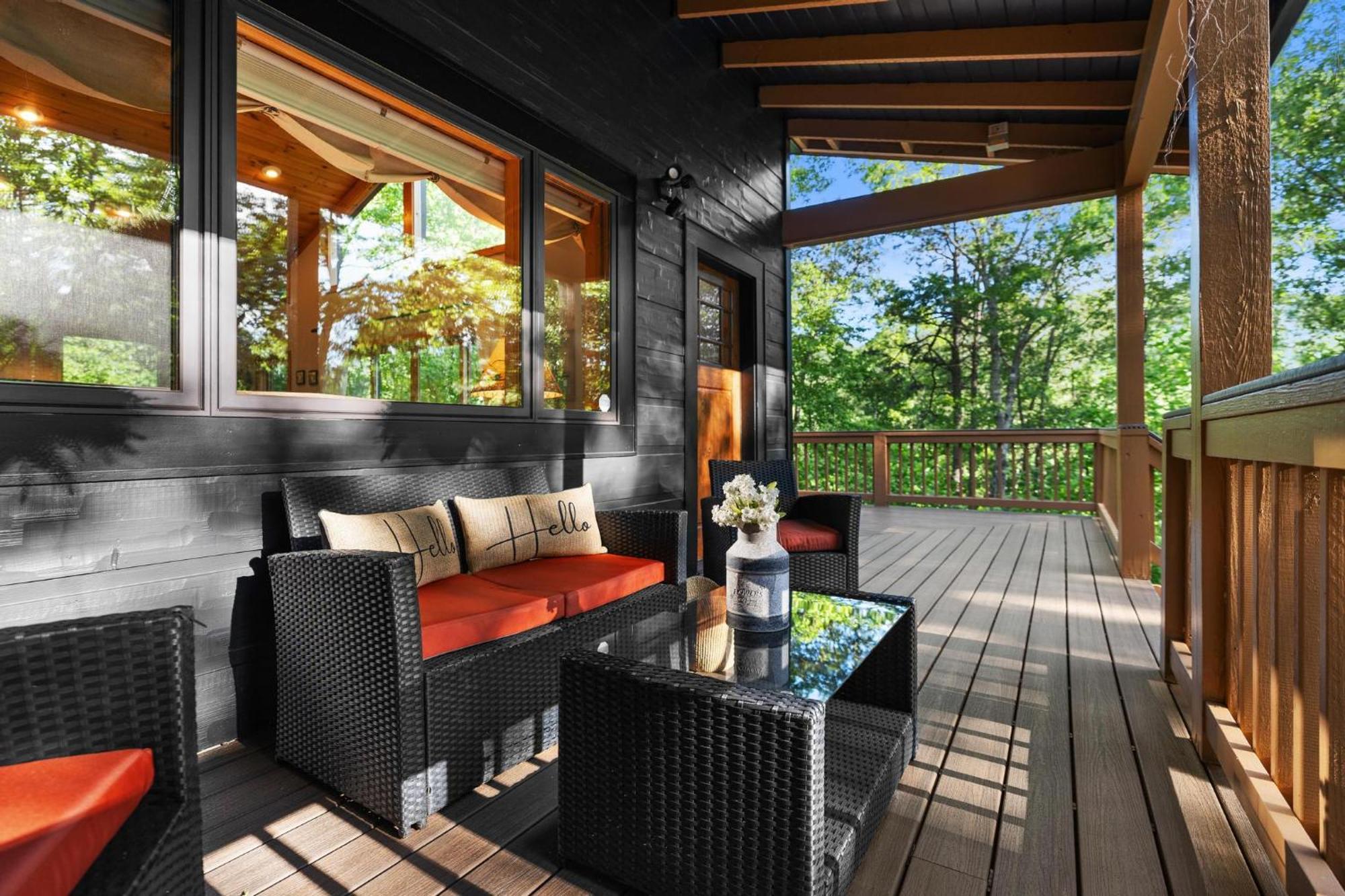 Hébergement de vacances Lux Mtn Hot Tub, Fire Pit, Game 3bd
