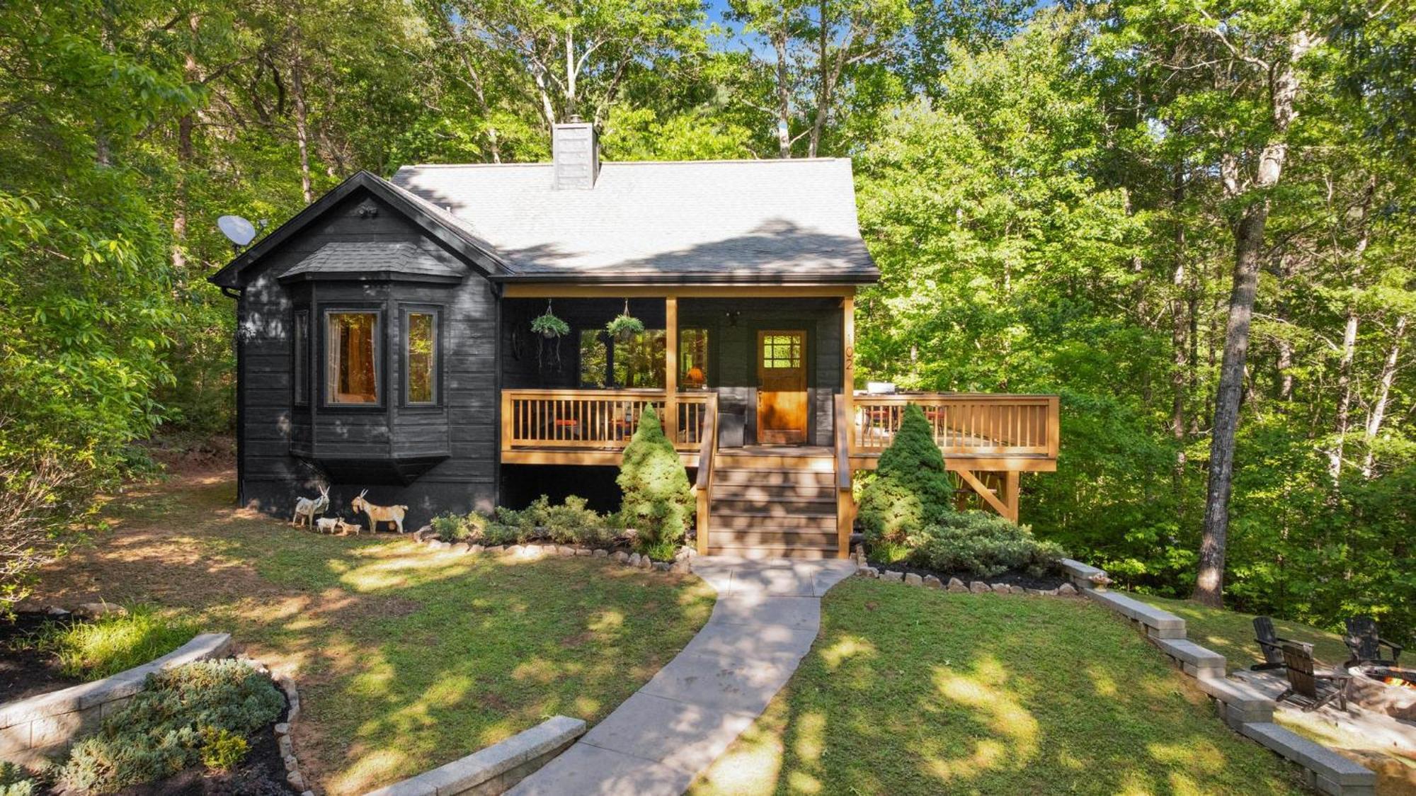 Lux Mtn Hot Tub, Fire Pit, Game 3bd *