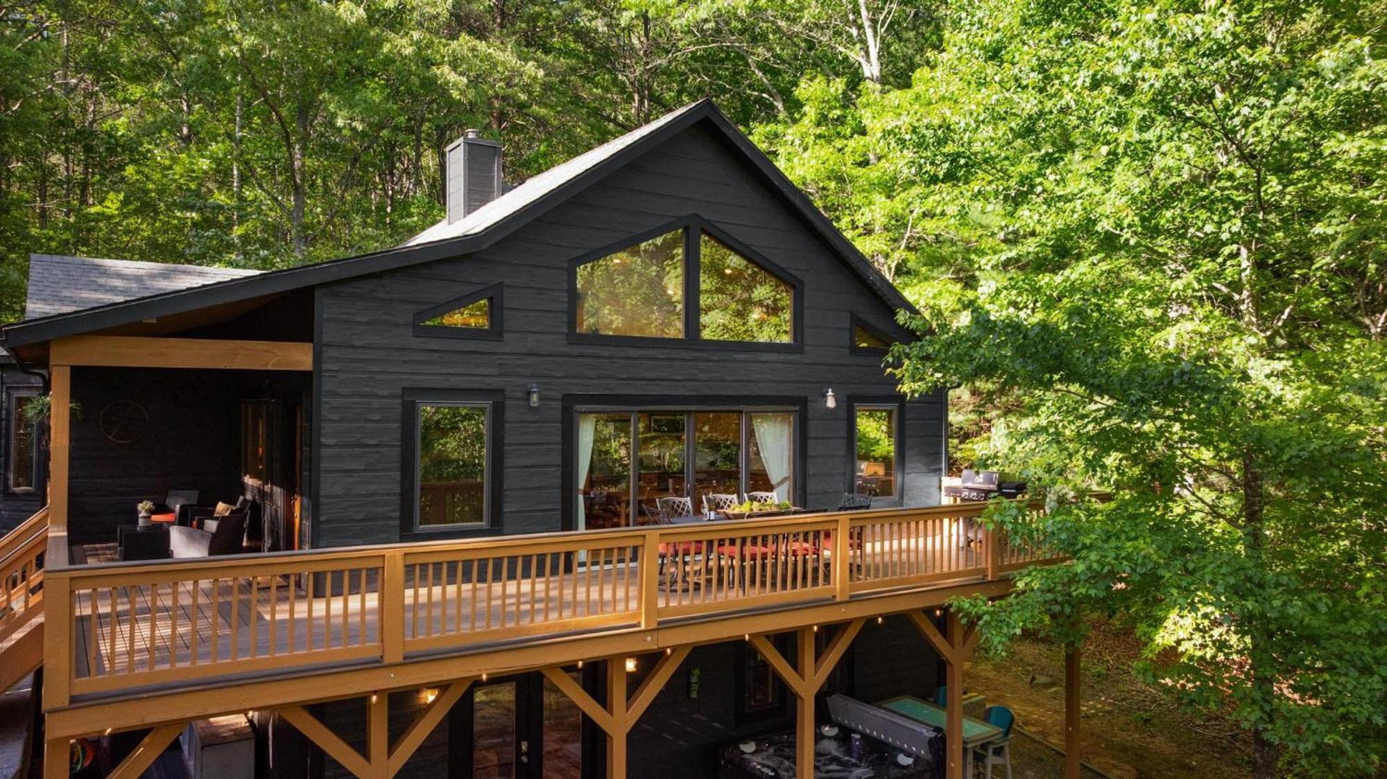Lux Mtn Hot Tub, Fire Pit, Game 3bd Franklin