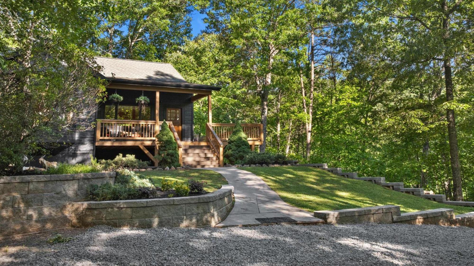 Lux Mtn Hot Tub, Fire Pit, Game 3bd *